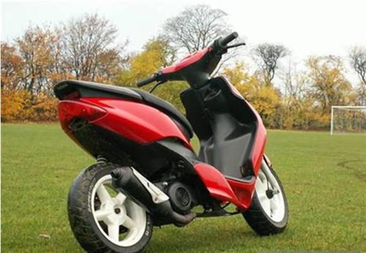 Yamaha jog r (solgt) billede 3