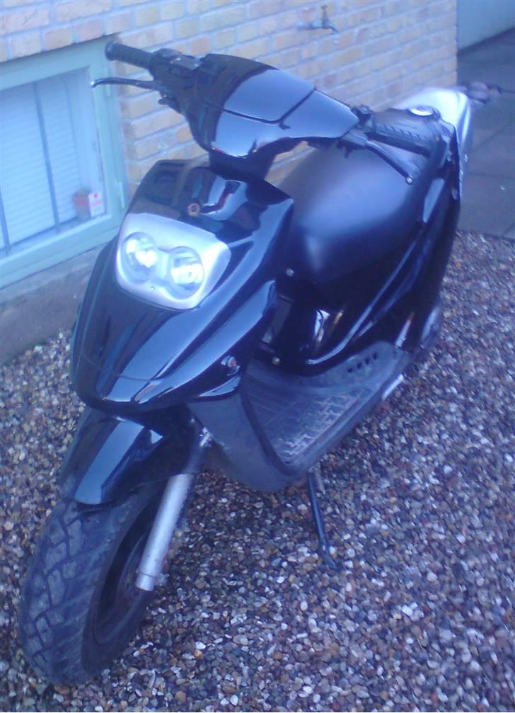 PGO Hot 50 *SOLGT* - Scooteren før den fik nye skjolde og nyt sæde billede 8