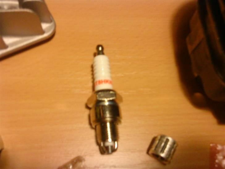 PGO Hot 50 - Aka. Skrotten - Spitfire tændrør billede 18