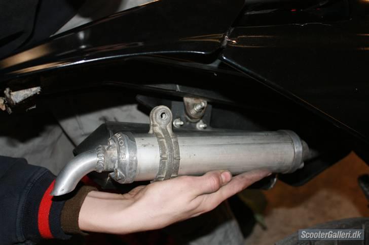 Gilera RCR Byttet - Den nye potte efter jeg havde brugt over en time på at gøre den fin men noj den lød godt men ny må vi jo se med et nyt cylinder ;) billede 6