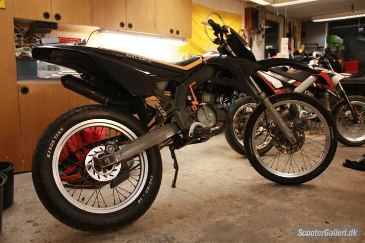 Gilera RCR Byttet - Uh hun er lækker i Andreas´ (Rødes) værksted :D billede 7