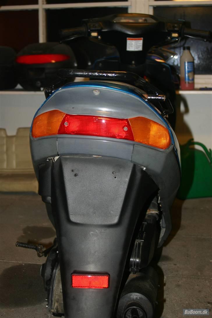 Suzuki Adress Ap50 *solgt* - Man kan da godt se den ikke er helt ny mere, men stadig fin :) billede 2