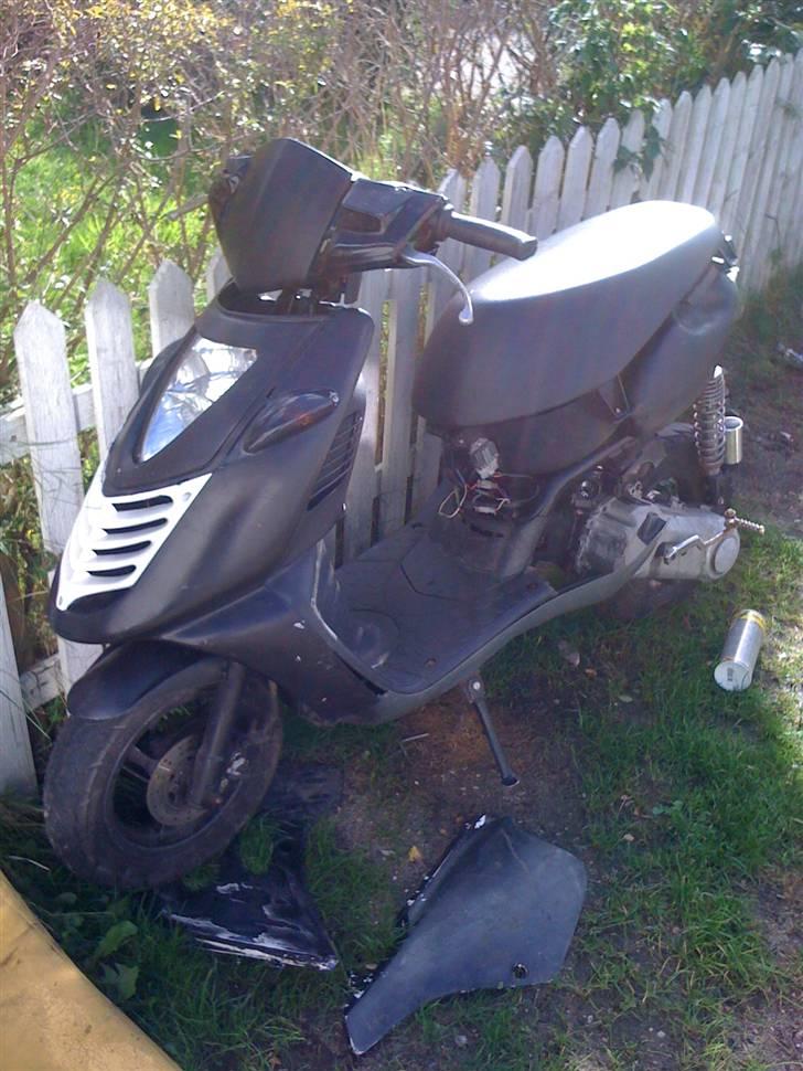 Aprilia sonic SOLGT billede 2