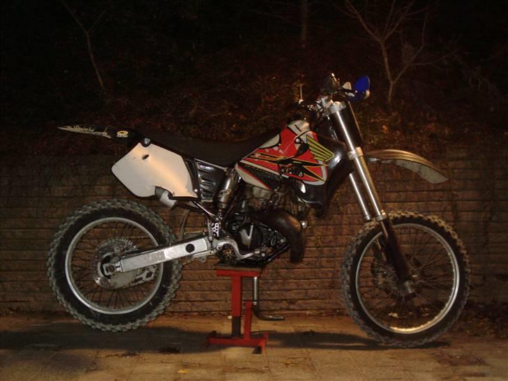 Honda CR 125 R med 85ccm motor - højre side klar til vask billede 15