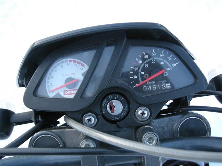 Gilera SMT SOLGT - Senda speedometer. Købt brugt... Den har kun kørt 2000 km rigtigt :) billede 11