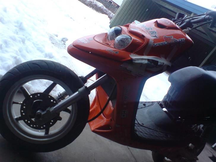 Yamaha bws (solgt) - ser lidt ødelagt ud ja, MEN den bliver sat i stand igen billede 1