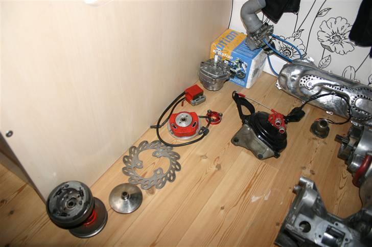 Yamaha jog RR  (byttet) billede 9