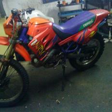 Derbi senda r solgt død