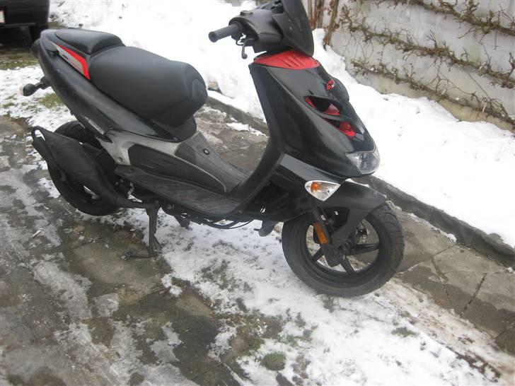 Aprilia Sr50 Di-tech SOLGT billede 6