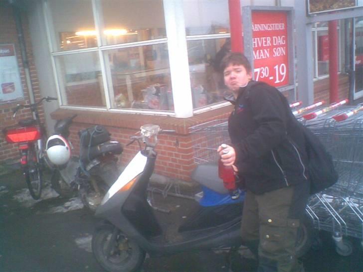 Suzuki AP50 GUNNAR ( GI EN LAV ) - jona ved lambo gunnar billede 5