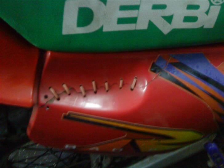 Derbi senda r solgt død billede 5