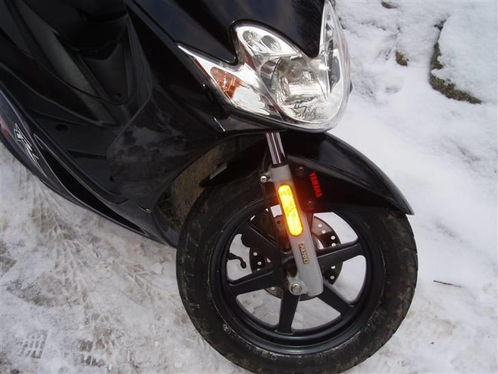 Yamaha jog r/ det sorte LYN.... billede 4