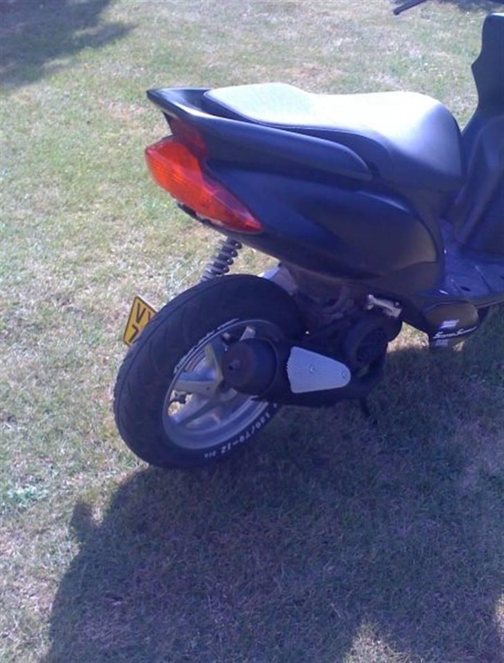 Yamaha jog r  (SOLGT) billede 2