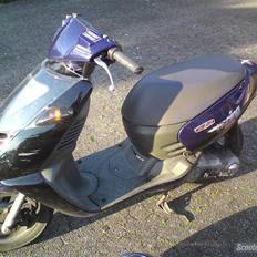 Aprilia sonic Solgt