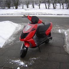 Aprilia Sonic TAGET AF POLITI !