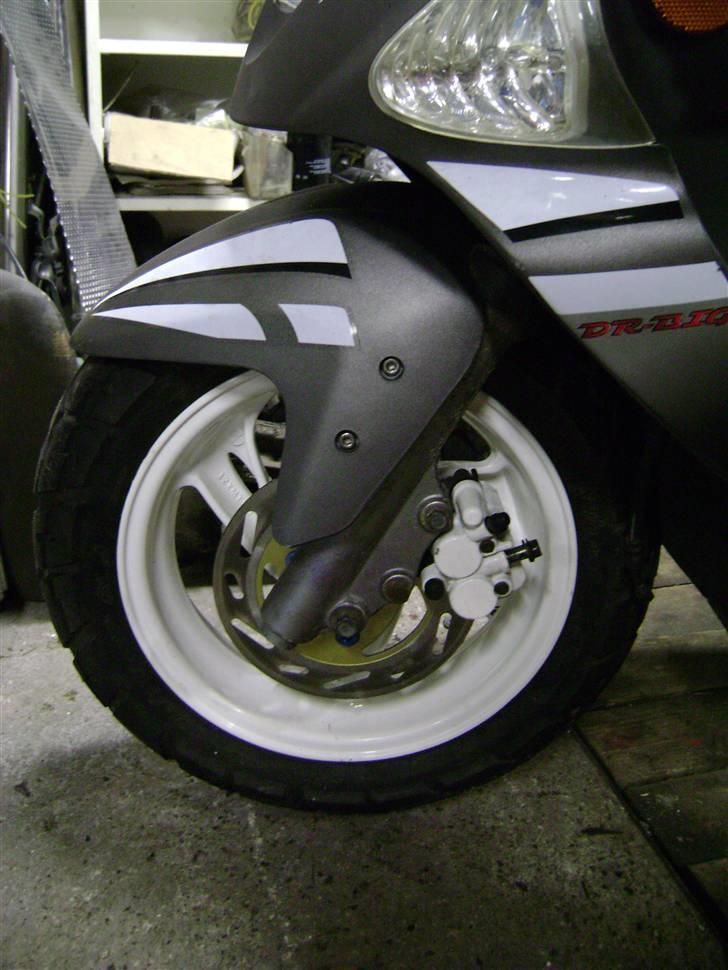 PGO Dr. Big. - Dejlige Hvide Pulverlakeret Hjul og BremseKaliber billede 7