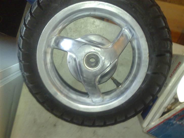 Yamaha Jog AS Byttet - Den rigtigte fælge der skal på, men ikke færdig. kan i godt se  billede 19