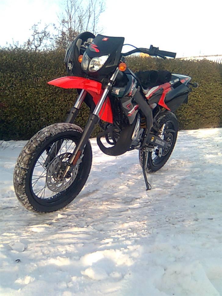 Derbi senda solgt - nej udstødningen er ikke rusten det er bare billedet der snyder (: billede 11