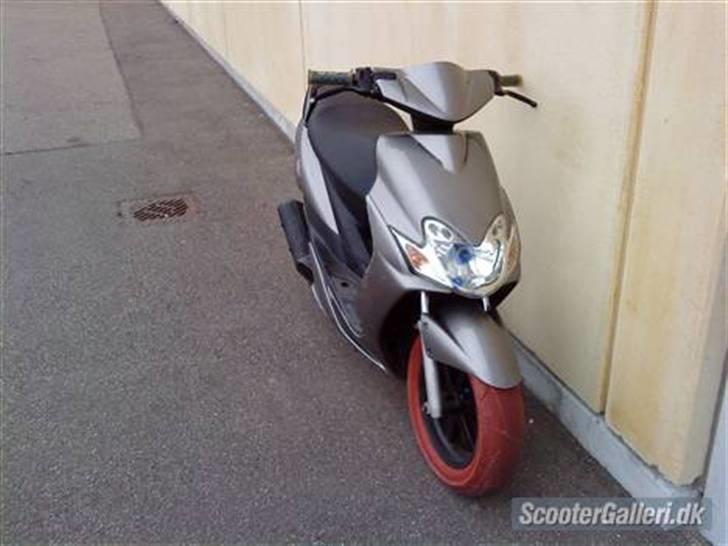 Yamaha jog r std  billede 1