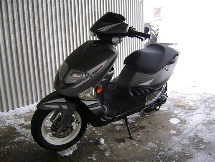 {{currentPhoto.altText}} billede {{currentPhoto.number}}