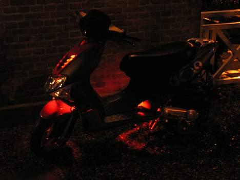 Kymco Super 9-aus Kolding-anlæg - Rød neon! billede 19