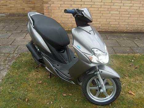 Yamaha Jog R (TEAM-T.F.B) billede 1