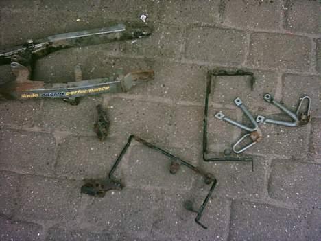 Suzuki SMX 50 SOLGT - småtingene der er på vej til lakering billede 7