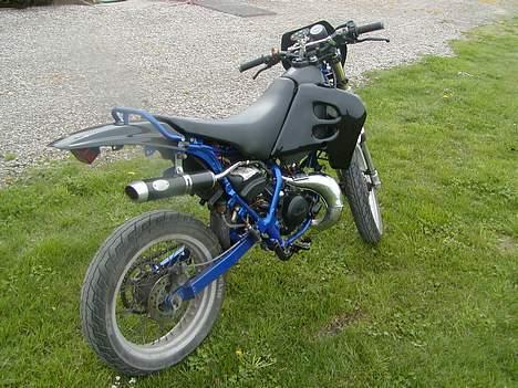 Suzuki SMX *SOLGT* - lækker udstødning, den trækker sygt i høje RPM billede 4