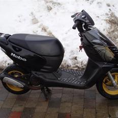 Aprilia sonic,(DET SORTE DYR1.)
