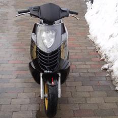 Aprilia sonic,(DET SORTE DYR1.)