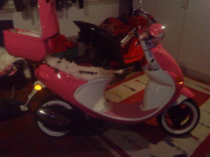 PGO Rodoshow       (SOLGT!) - hele scooteren (: mangler sæde.. billede 1