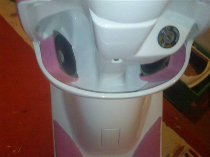 PGO Rodoshow       (SOLGT!) - inder skjolet med højtalere igen (: billede 7