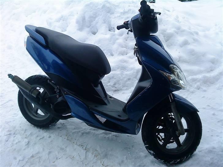 Yamaha Jog R - med knæk billede 1