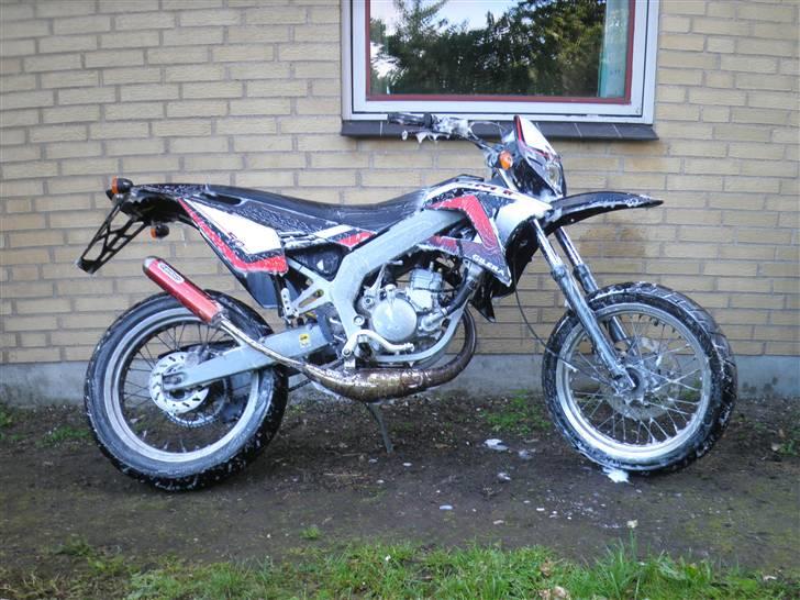 Gilera SMT - Hun bliver passet og plejet som en lille baaaby!;) billede 1