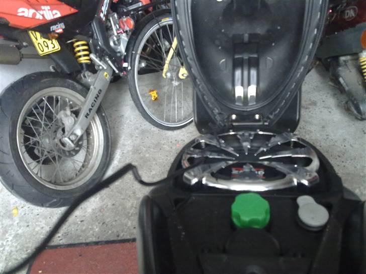 Yamaha jog r  (SOLGT) billede 15