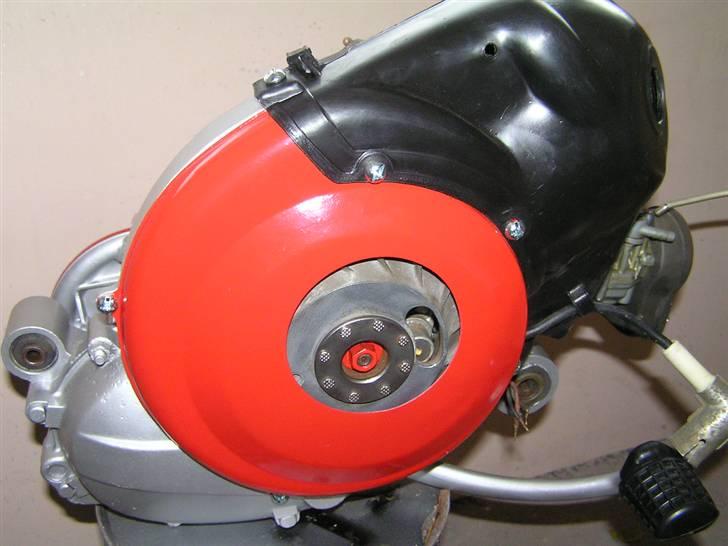 Vespa 50 N - Så er motoren.. klar og har været startet....!!!! billede 12