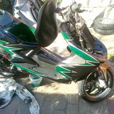 Yamaha Aerox Pata Negra