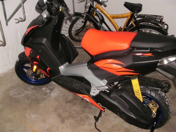 Aprilia Sr 50 Factory billede 2