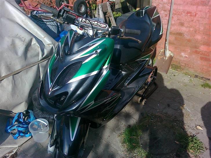 Yamaha Aerox Pata Negra billede 4