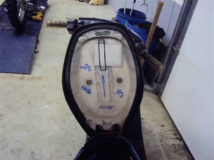 Yamaha Jog AS (Total skadet) billede 6