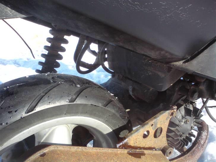 Yamaha Neo's [Tidl. Scooter] - Skal "svinghjuls-skjold" til :)  billede 3