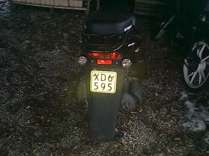 Kymco Agility - den bagerste del, samt nummerplade billede 5