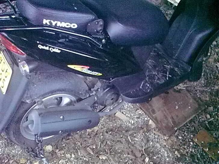 Kymco Agility - bagerste del, højre vinklel billede 6