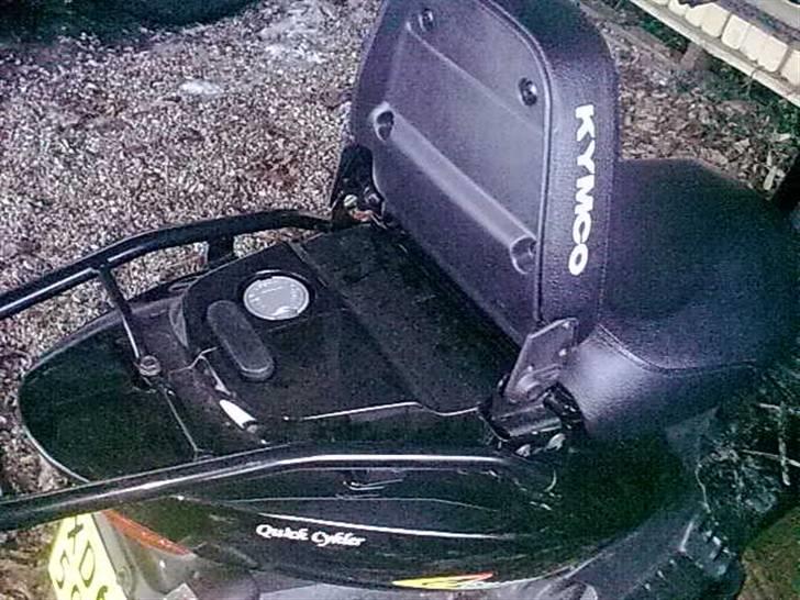 Kymco Agility - "Passerger sæde?" hvor under benzin tanken er. billede 7