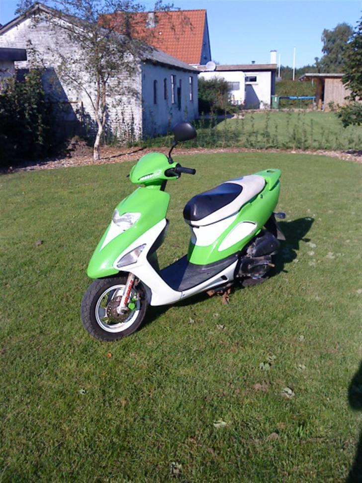 Honda SFX (Til salg) - Uhh den er jo bare smuk ;) men det lækre sidespejl måtte dog lade livet :P billede 1