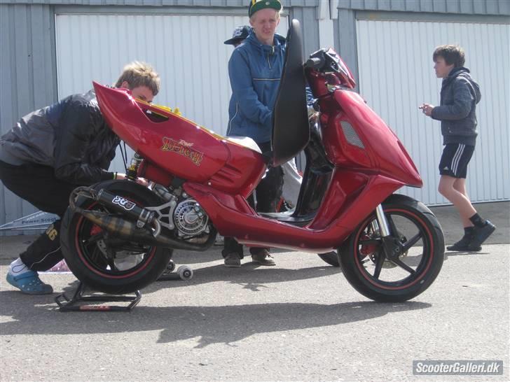 Aprilia Sonic Red Bitch - TIL SALG i dele - Asw 2010 - Phillip og jeg gør klar til konkurrence billede 12