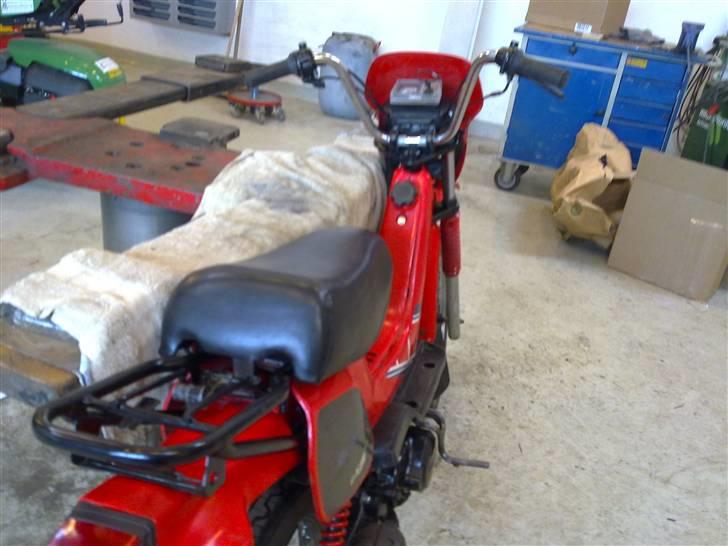 Yamaha Sting| Efter | - Her kan man se lidt af det nymalet stel:) billede 3