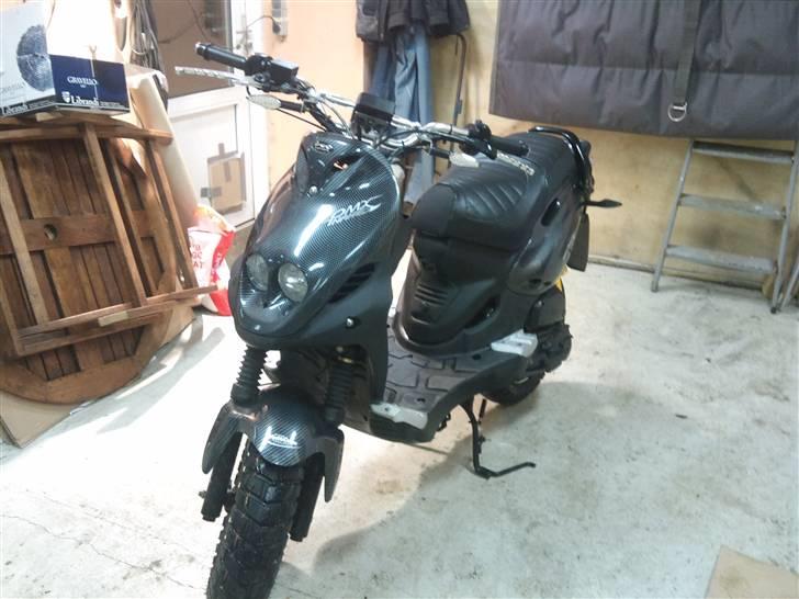 PGO Pmx naked carbon  billede 3