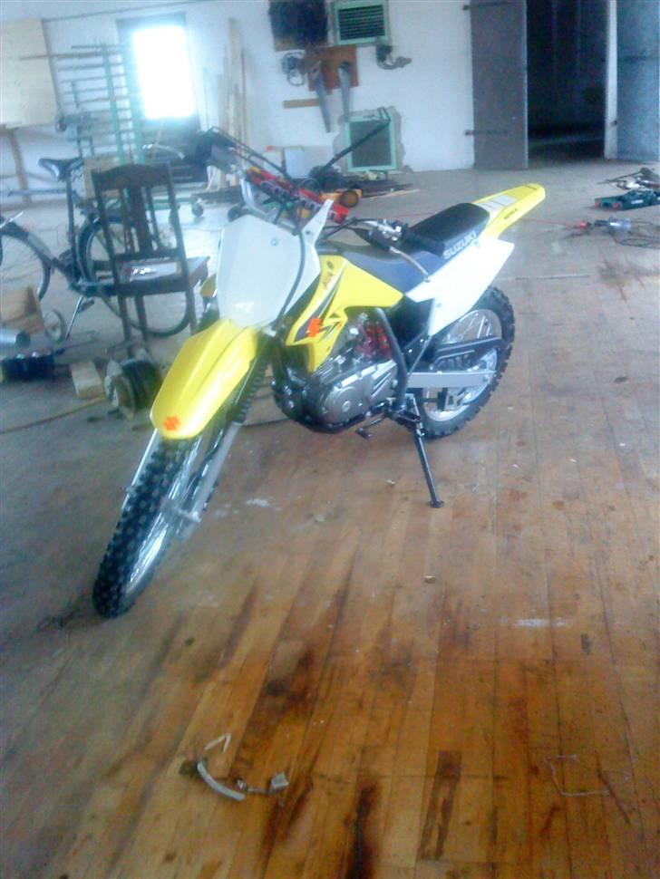 Suzuki drz 125 billede 1