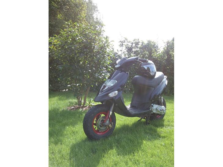 {{currentPhoto.altText}} billede {{currentPhoto.number}}